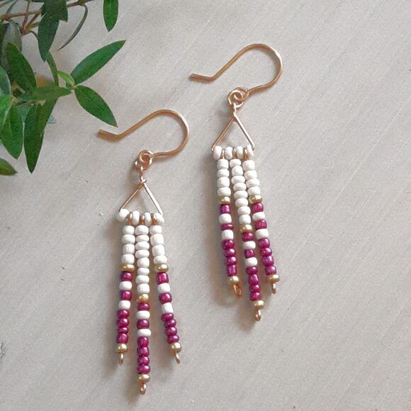 artisan earrings 609#mfs Minimalist seed bead stick earrings ivory gold magenta - Picture 5 of 5